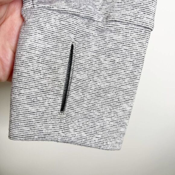 MONDETTA Gray Striped Sweater - Picture 6 of 11